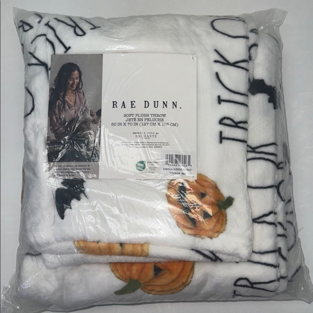 🔥Rae Dunn White Halloween Throw Blanket Sz SOFT
50 IN X 70 IN (127 CM X 178)